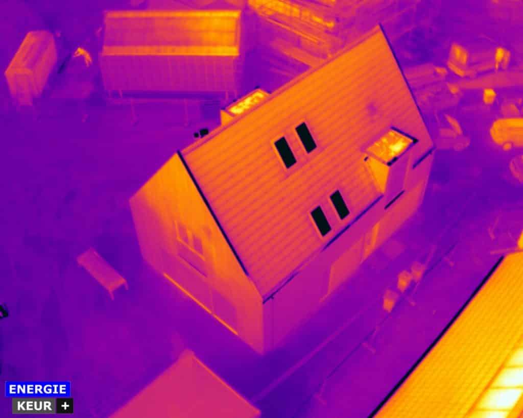 Thermografie inspectie met gebruik van een warmtebeeld drone in Assen